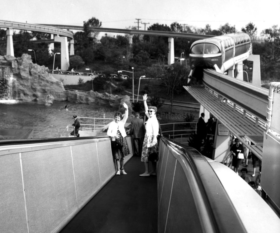 Disneyland 1956 Escalator l .jpg